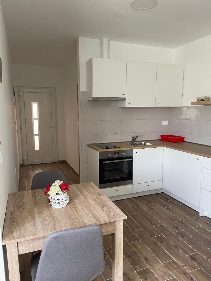 Apartament Apartman Solin 2, Parking Zewnętrze zdjęcie