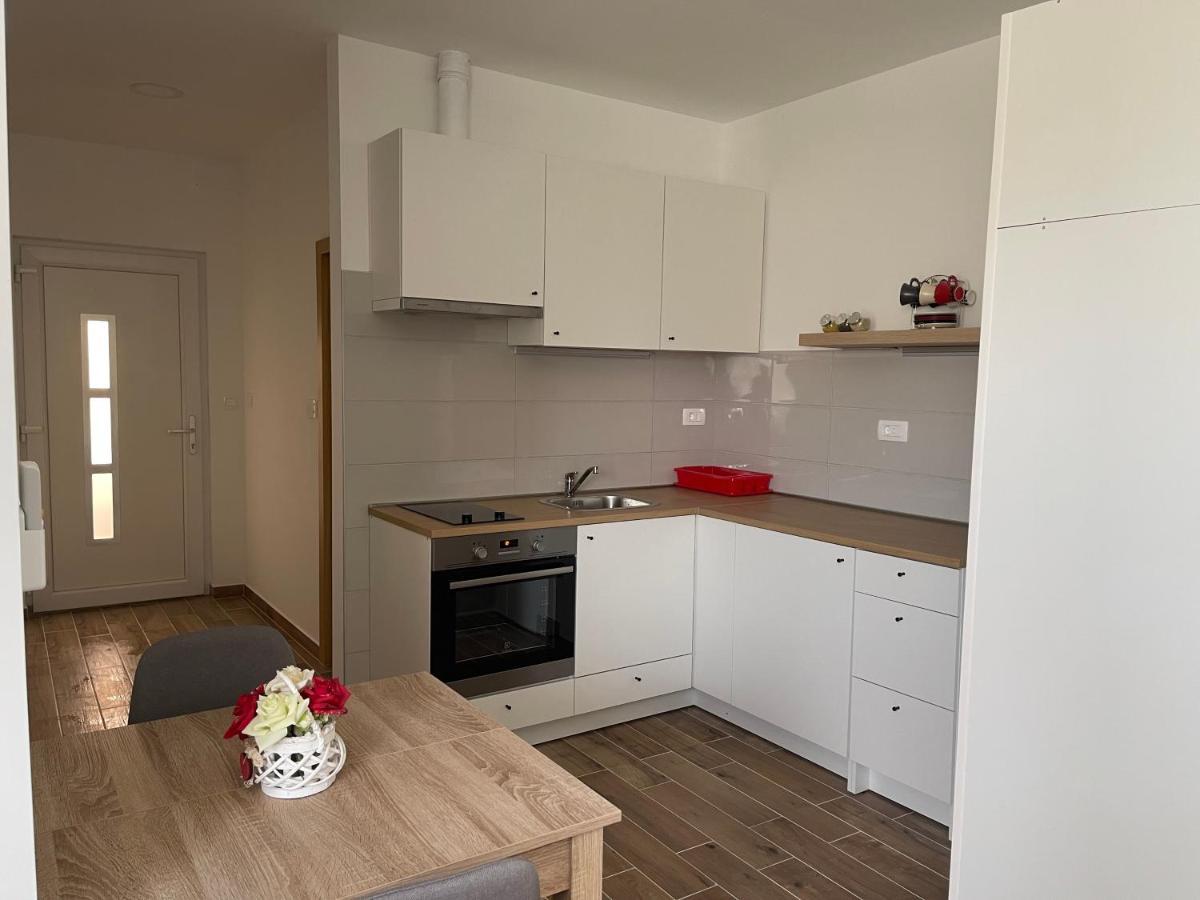 Apartament Apartman Solin 2, Parking Zewnętrze zdjęcie